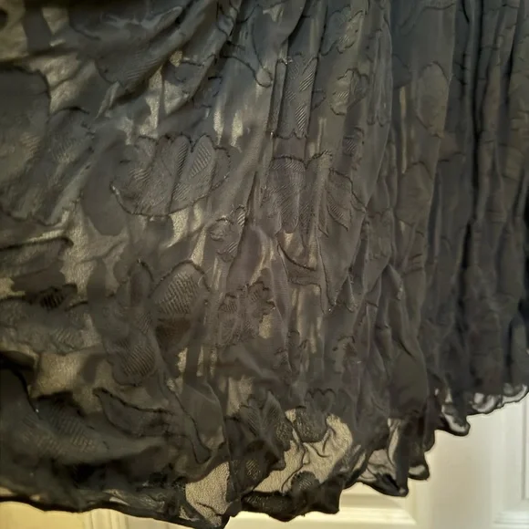 Elegant Black Halter Maxi Dress - Picture 6 of 10